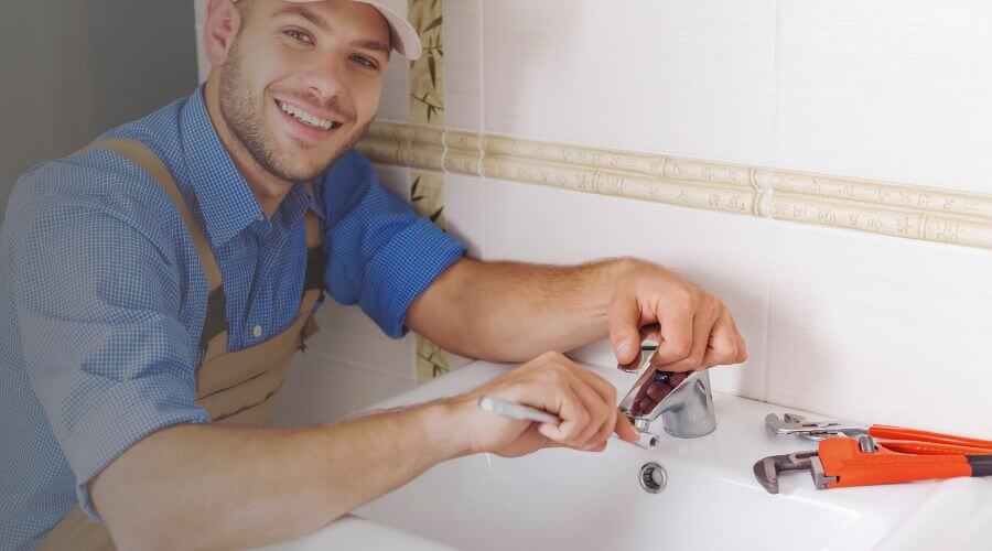 Handle or spout repair in Rochelle, GA